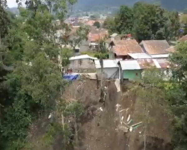 Bencana Longsor Desa Kertawangi Kecamatan Cisarua Belum Tersentuh, Butuh Bantuan Mendesak